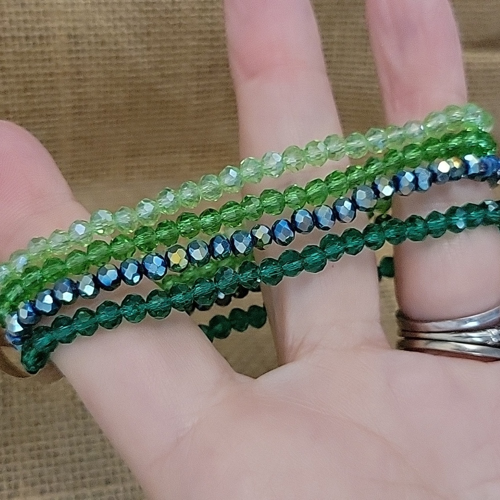 SET OF GREEN SPARKLE STRETCH BRACELETS